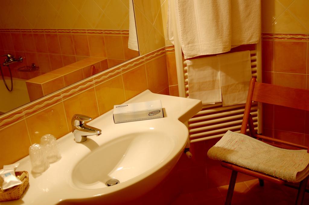 Hotel Capri Bardolino 3S Habitación foto