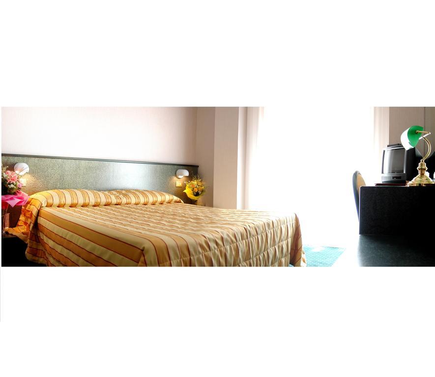Hotel Capri Bardolino 3S Habitación foto
