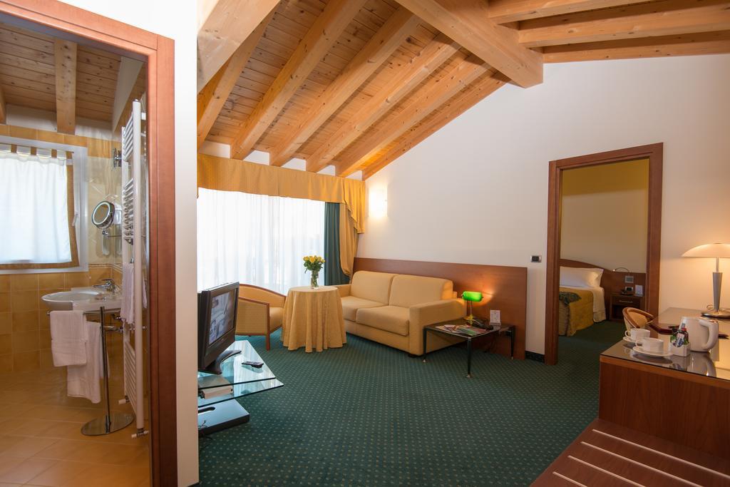 Hotel Capri Bardolino 3S Exterior foto