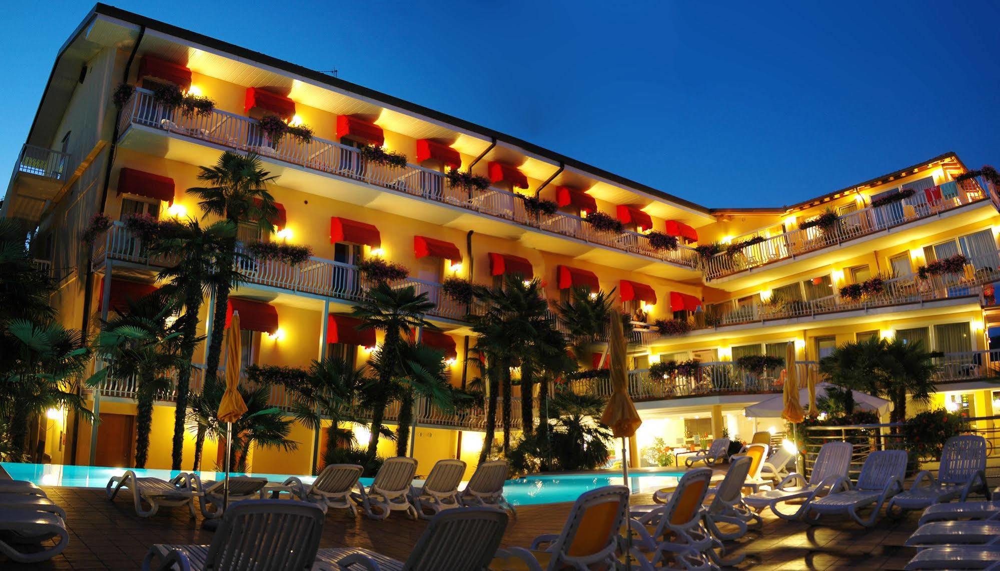Hotel Capri Bardolino 3S Exterior foto