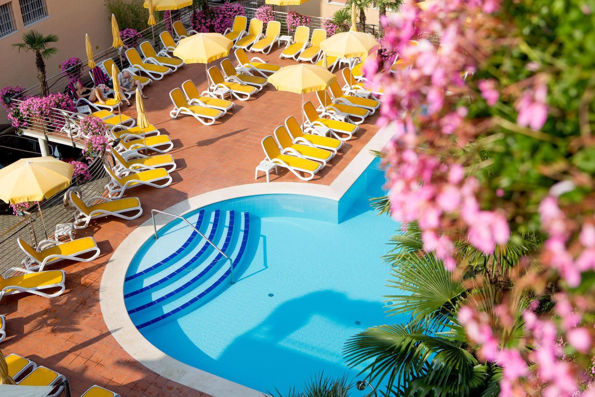 Hotel Capri Bardolino 3S Exterior foto
