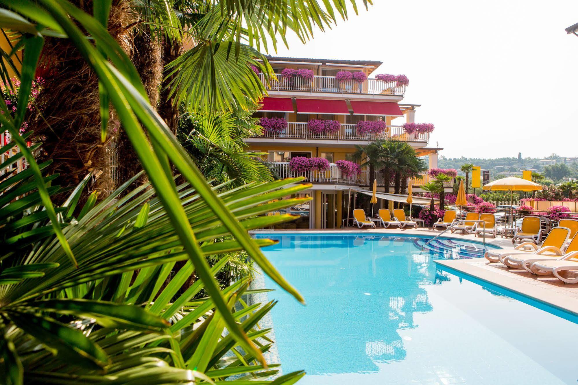 Hotel Capri Bardolino 3S Exterior foto